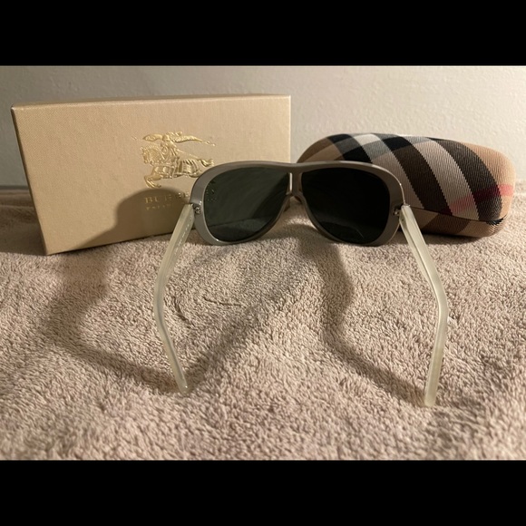 Burberry sunglasses (unisex)
